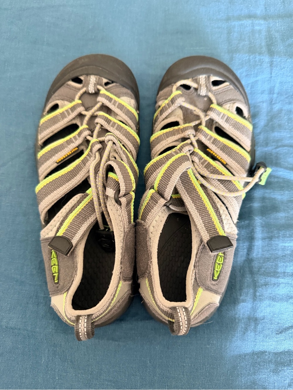 KEEN Gray and Lime Green Hiking Sandals size 5 kids